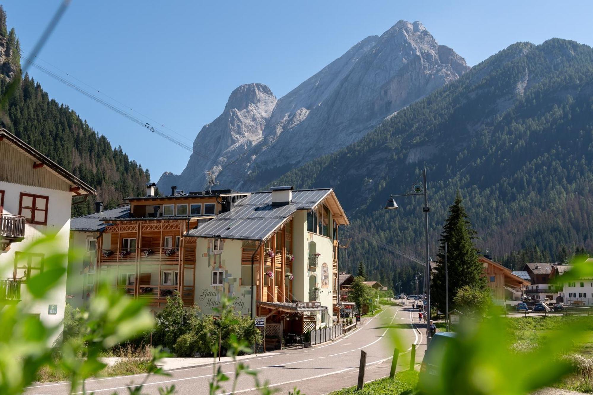 Albergo Garni Edy Canazei Bagian luar foto